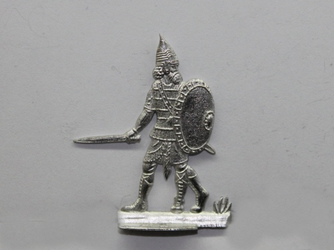 assyrischer Krieger mit Schwert und Schild